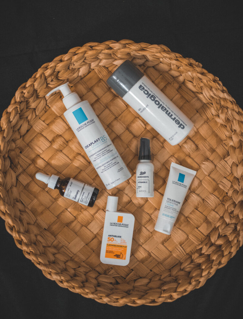 la Roche-Posay sensitive skincare routine : products lying on wooden basket